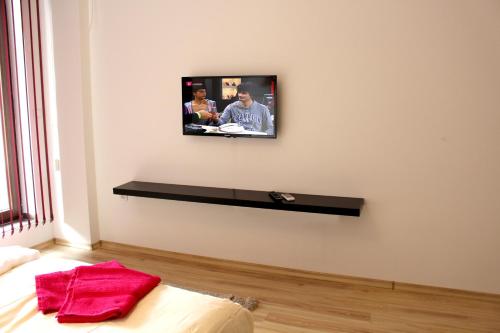 Venice Apartments - image 4