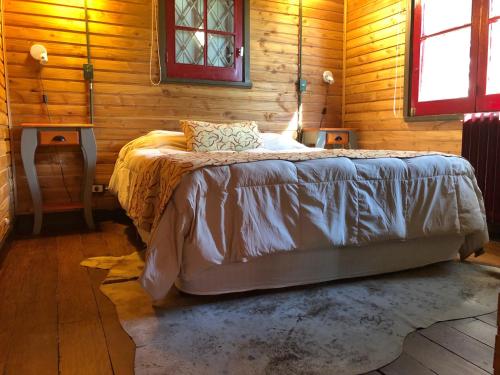 Triple Room with Lake View room in La Miralejos