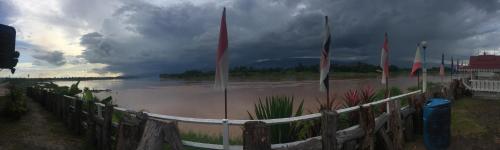 Lek's Issan Home and Travel Lek's Issan Home and Travel