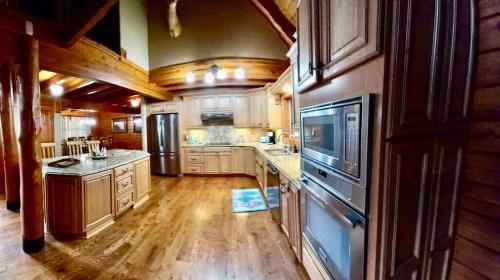 virtuve, Rainbow Ridge Retreat in Kotera (AR)