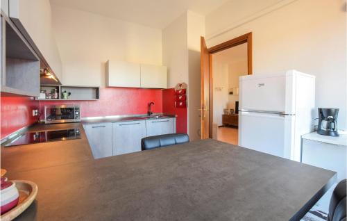 Awesome Apartment In Bussolengo With Kitchen