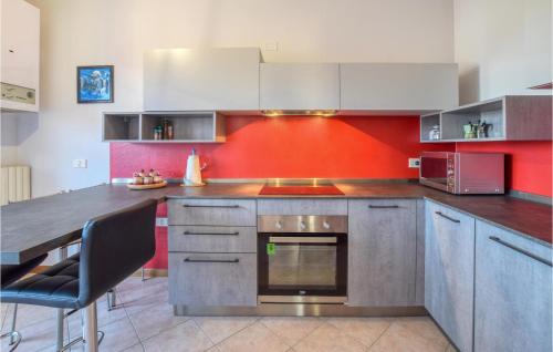 Awesome Apartment In Bussolengo With Kitchen