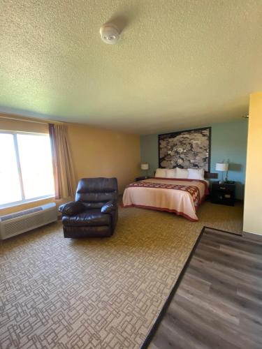 Super 8 by Wyndham Jackson MN - image 7