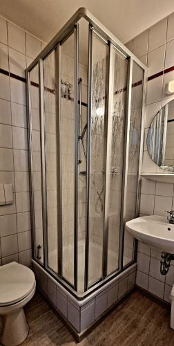 ห้องน้ำ, Landhaus Adorf in อดอร์ฟ/โฟกทล์