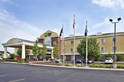 Holiday Inn Express Hotel & Suites Woodhaven an IHG Hotel - image 23