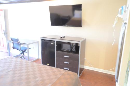 Regency Inn & Suites IAH - Intercontinental - image 2