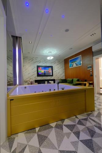 Gyógyfürdő, NOLEA Boutique Hotel in Velipoje