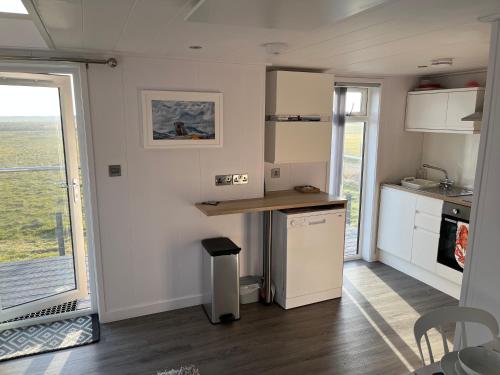 Seas the Day - self catering lodge North Uist in Carinish