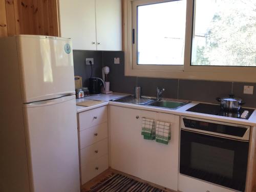 廚房, Pervolaris Cottages 1 in 古迪