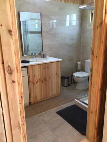 浴室, Pervolaris Cottages 1 in 古迪