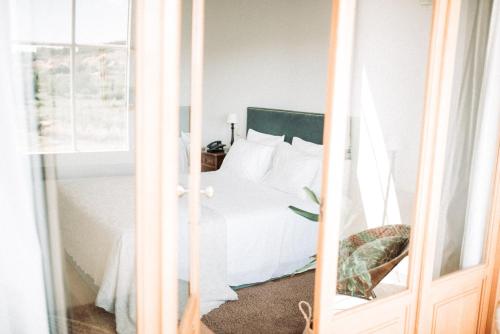 1 double bed, 1 twin bed