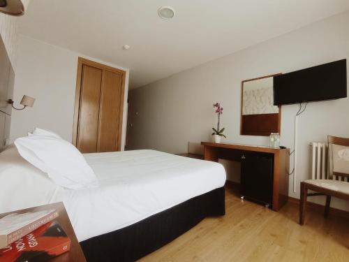 Hotel A Raiña - image 8