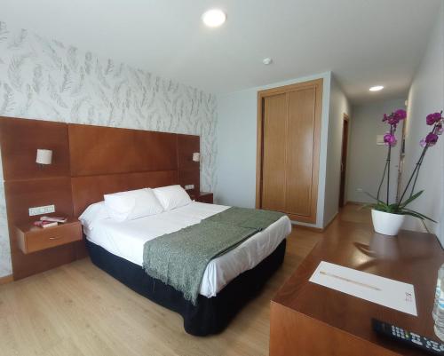 Hotel A Raiña - image 13