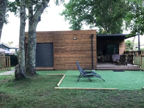 Joli chalet dans un environnement calme et boisé proche plage gîte à louer Le Teich