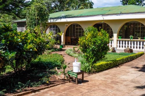 B&B Moshi - Kiwavi Home - Bed and Breakfast Moshi