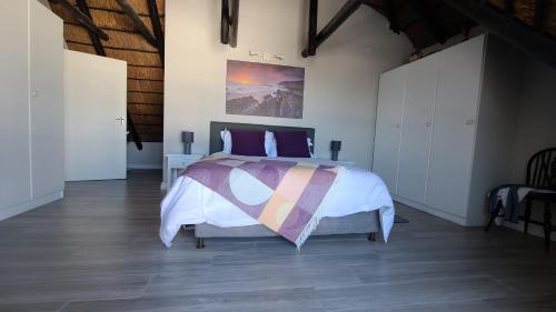 Beachside in the heart of St Francis Bay Village Beachside in the heart of St Francis Bay Village