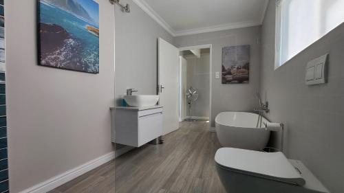 Beachside in the heart of St Francis Bay Village Beachside in the heart of St Francis Bay Village