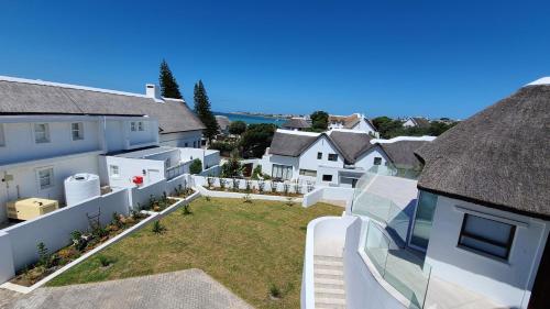 Beachside in the heart of St Francis Bay Village Beachside in the heart of St Francis Bay Village