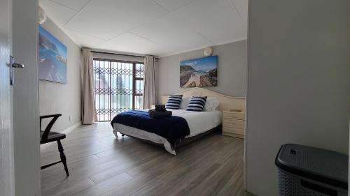 Beachside in the heart of St Francis Bay Village Beachside in the heart of St Francis Bay Village