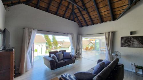 Beachside in the heart of St Francis Bay Village Beachside in the heart of St Francis Bay Village