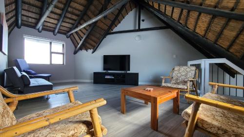 Beachside in the heart of St Francis Bay Village Beachside in the heart of St Francis Bay Village