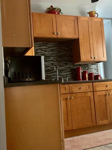 บริการและสิ่งอำนวยความสะดวก, Stylish, Cozy 2BR Private Apt, 2nd Floor, Scenic View, Well-Appointed, Near Providence, MA, RI Line, in พาวทักเกต (RI)