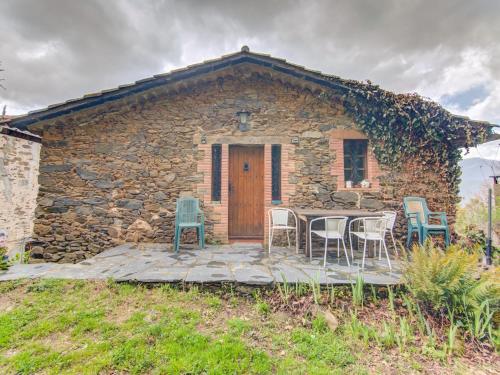  Picturesque Cottage in Montseny with Swimming Pool, Unterkunft in Montseny