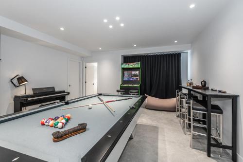 Nordic Lodge Tremblant -5 Bdrs,hot Tub,pool Table