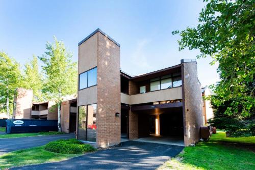 Park Avenue Condos By Identity Properties - image 7