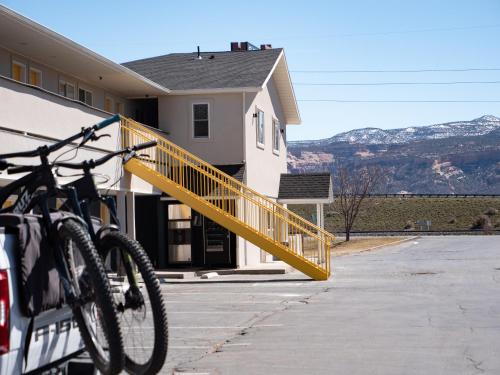 Balanced Rock Inn - image 6