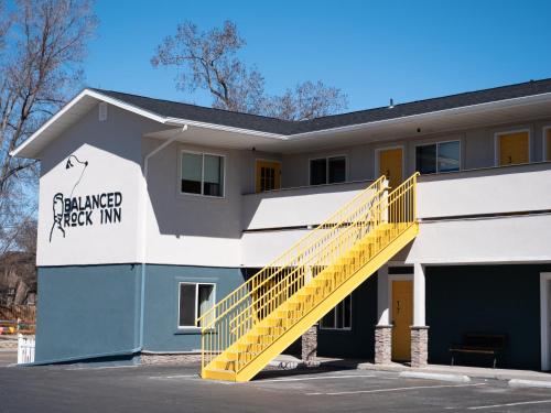 Balanced Rock Inn - image 14