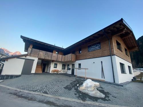 Haus Anton lebt - Apartment - Pettneu am Arlberg