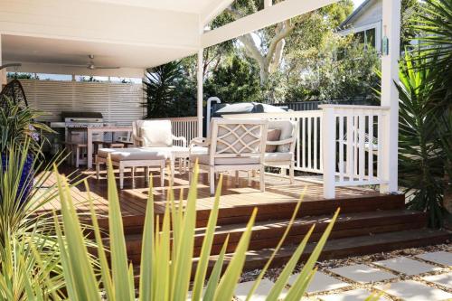 Calming Waters - Pet Friendly - Community Pool - image 5