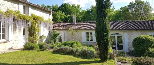 La Loge du Grand Cèdre, chambre d'hôtes SoCosy