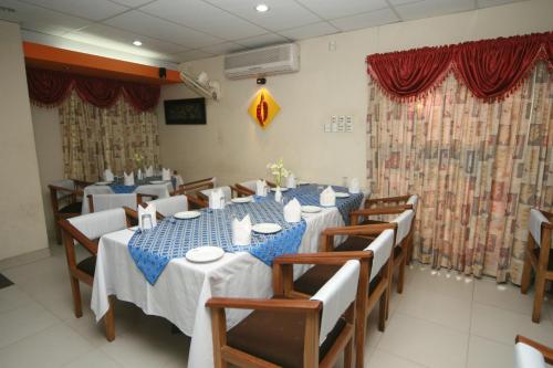 Red Chillies Restaurant and Guest house in Bogra