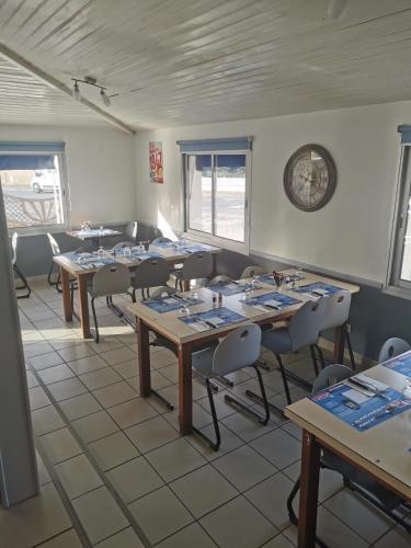 Ресторан, le relais de l aiguillon in Chatellerault