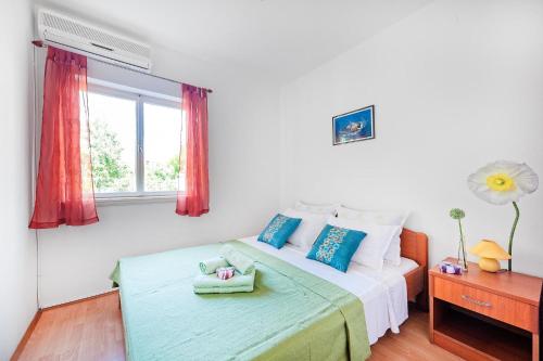Apartment with Terrace image 3