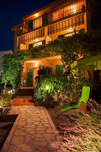 Apartment with Terrace image 9