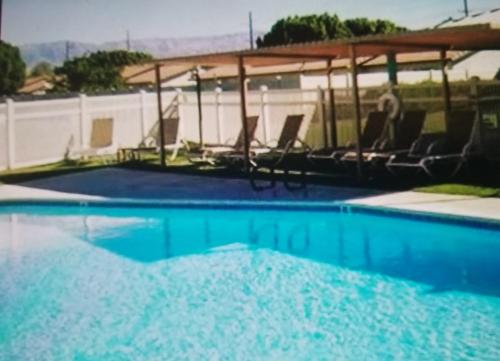 Great Location for PICKLEBALL - Apartment - Indio