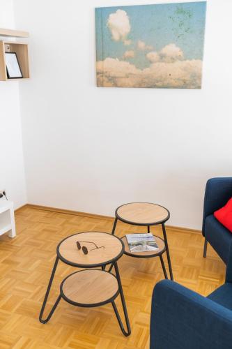One-Bedroom Apartment image 9