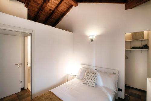  Lake Nest - by MyHomeInComo in Carate Urio