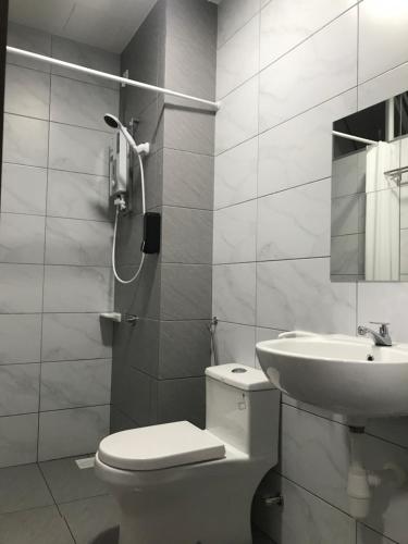 Bathroom, Homestay SKS Apartment Larkin Johor Bahru in Larkin