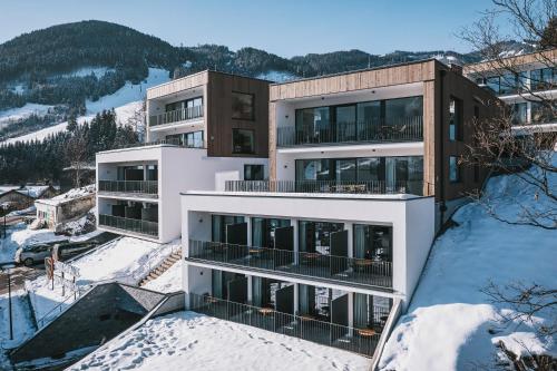 Nikolaus by AvenidA Panoramic Wellness Suites - Hôtel - Zell am See