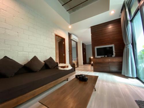 Gord Chiangmai, Ban Thi