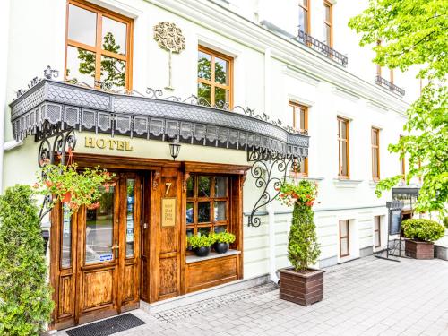 Hotel Pod Złotą Różą - image 5