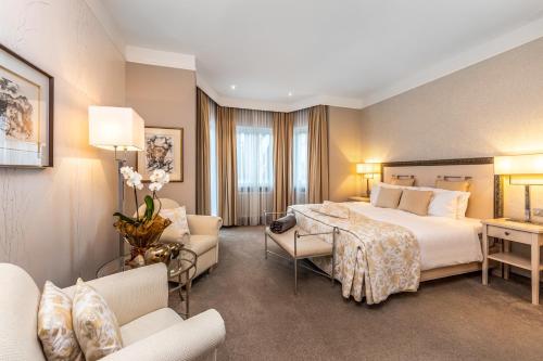 Deluxe Double or Twin Room with Garden View