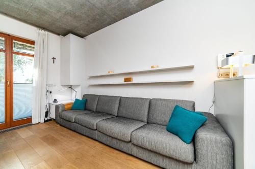 One-Bedroom Apartment image 5
