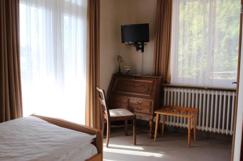 Hotel Restaurant Siegblick 808m von Josef-Mohr-Straße entfernt