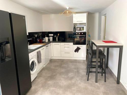 Kitchen, Villa elegante Les Abymes, piscine in Les Abymes
