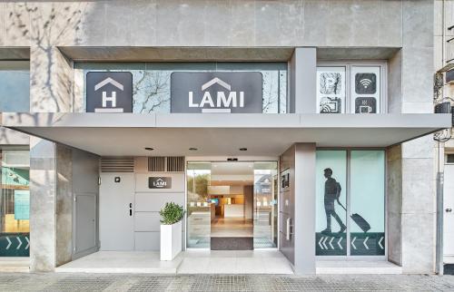Entrance, Hostal Lami in Esplugues de Llobregat